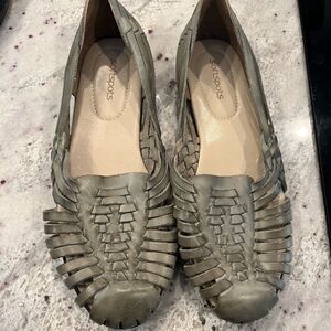 Softspots Green Leather Huarache Sandals sz 12 WW NWOT